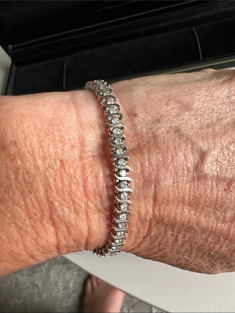 Diamond Tennis Bracelet S-Link in 10K white gold